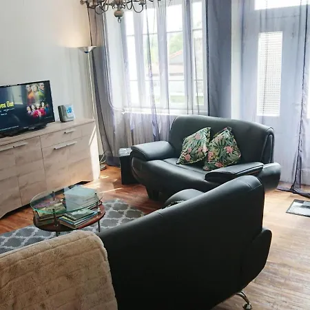 Ferienhaus Saint-quentin-sur-charente, 4 Pieces, 6 Personnes - Fr-1-653-13 *