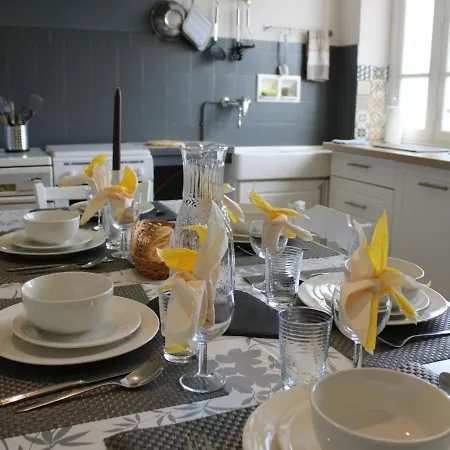 Saint-quentin-sur-charente, 4 Pieces, 6 Personnes - Fr-1-653-13 Ferienhaus