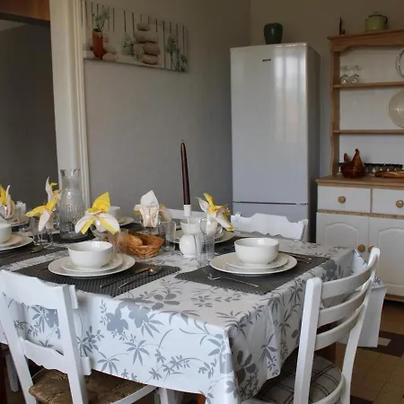 Saint-quentin-sur-charente, 4 Pieces, 6 Personnes - Fr-1-653-13 Ferienhaus Saint-Quentin-sur-Charente