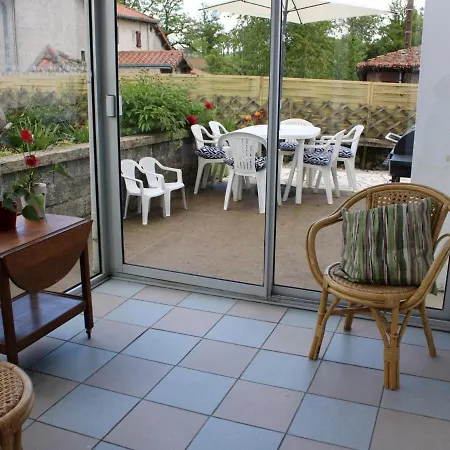 Saint-quentin-sur-charente, 4 Pieces, 6 Personnes - Fr-1-653-13 Ferienhaus Saint-Quentin-sur-Charente