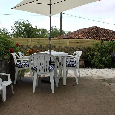 Saint-quentin-sur-charente, 4 Pieces, 6 Personnes - Fr-1-653-13 * Saint-Quentin-sur-Charente